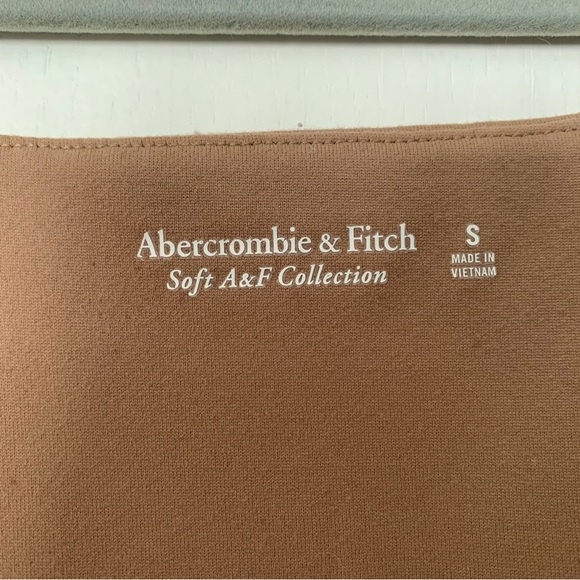 Double-layered seamless fabric square neck bodysuit from Abercrombie - Picture 3 of 4